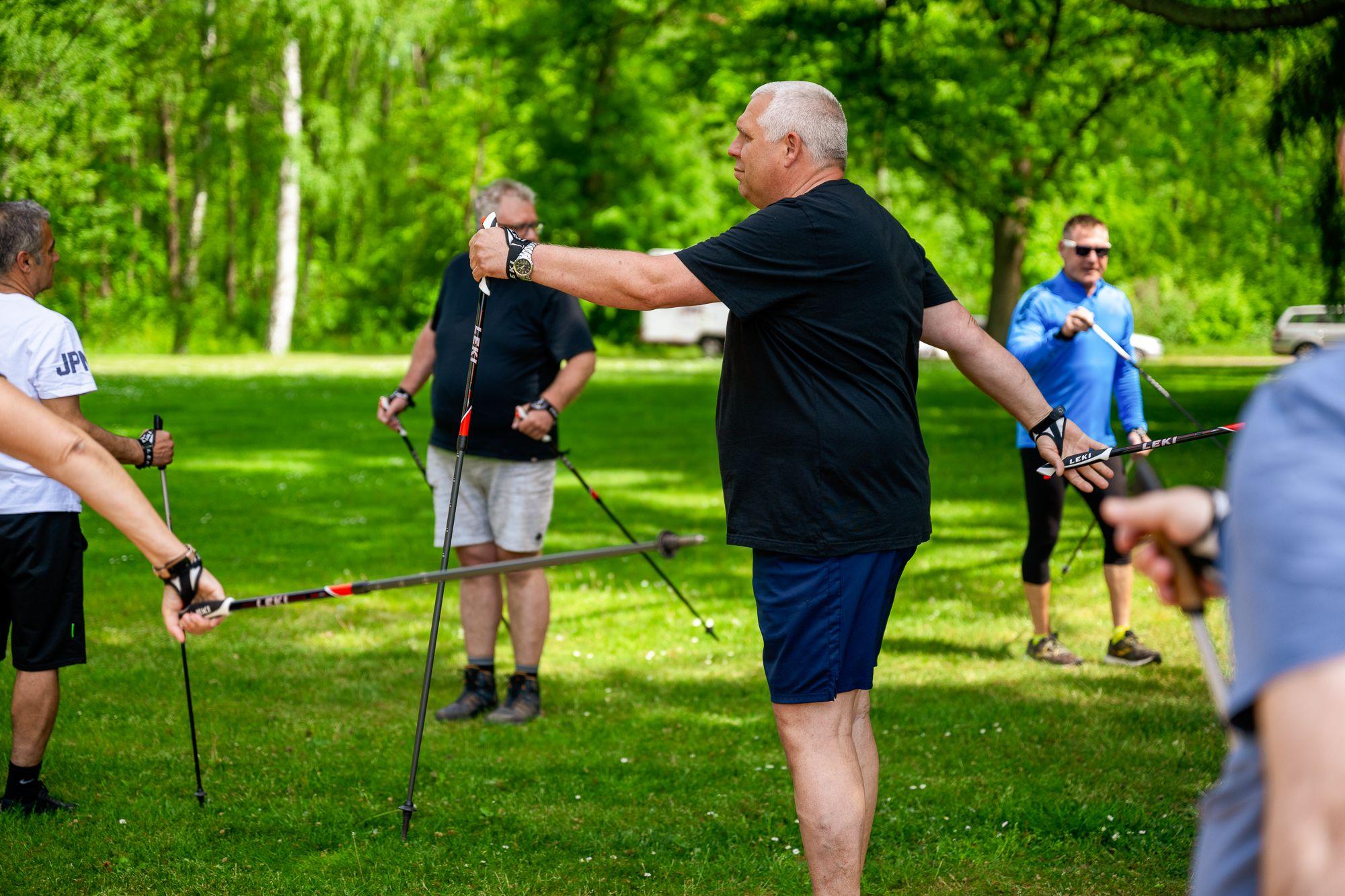 Aufwärmübungen für Nordic Walking